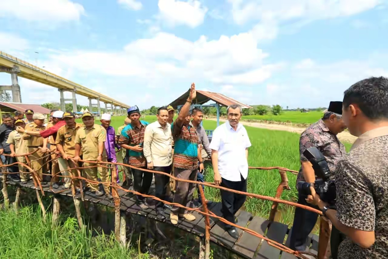 Resmikan Objek Wisata BJ Go Green, Bupati Syamsuar Berpamitan Kepada Masyarakat Sabak Auh 